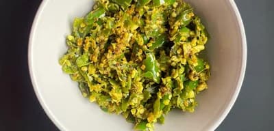 Green Chili Pickle by Sabhya recipe