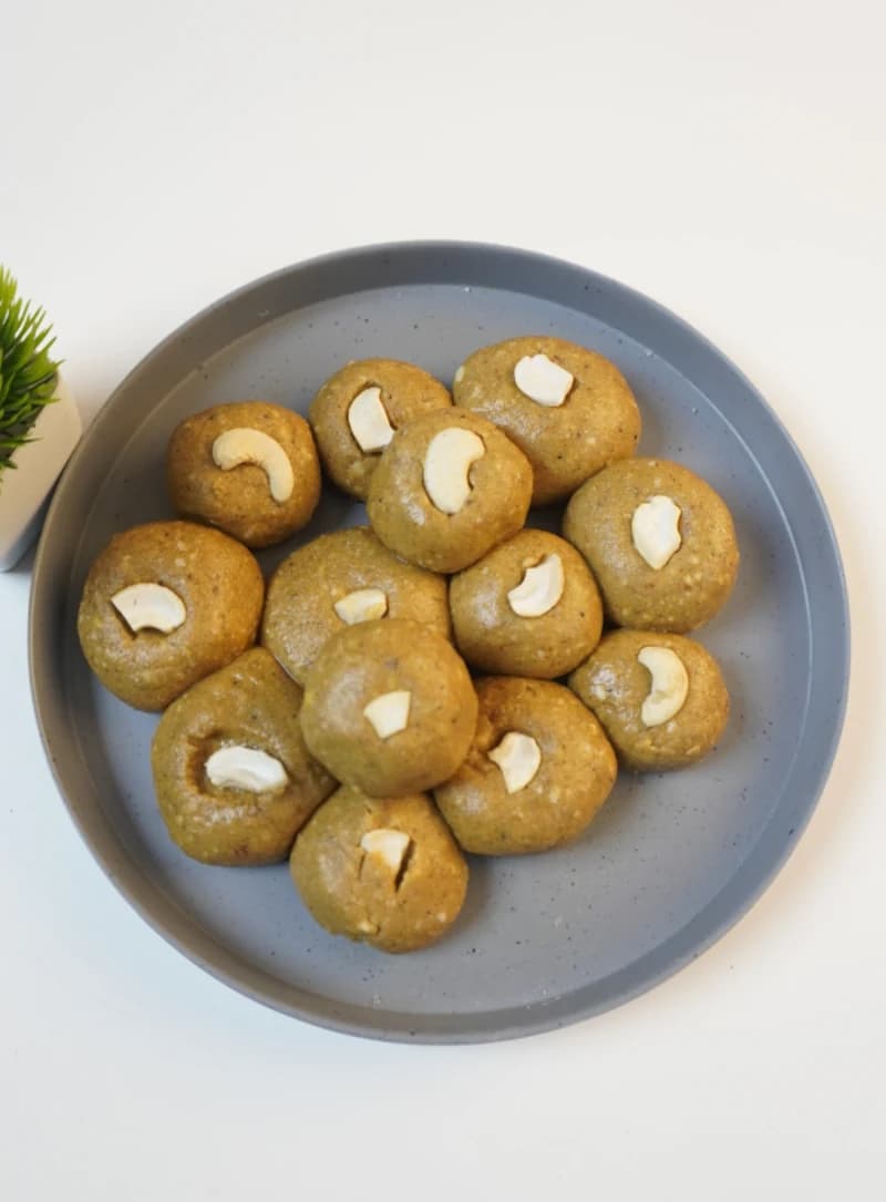 Besan Laddu recipe